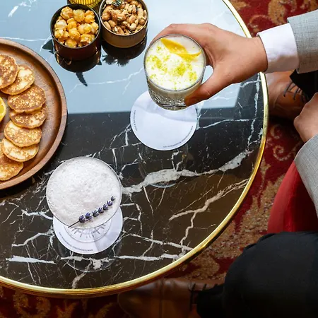 & Napoleon Отель