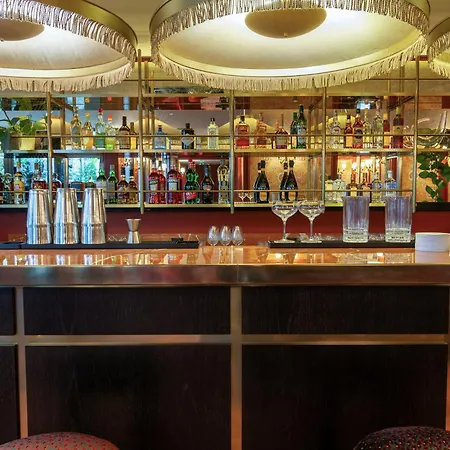 & Napoleon Hotel