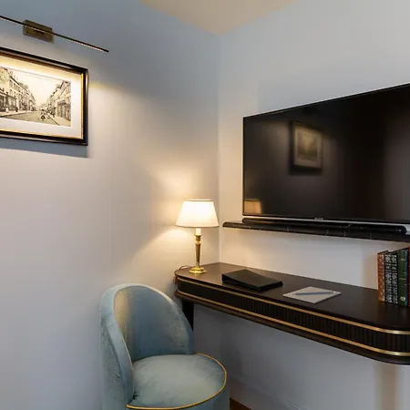 Hotel & Napoleon 4*