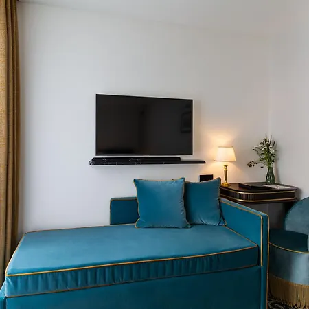 & Napoleon 4* Fontainebleau