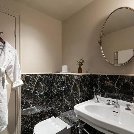 & Napoleon 4* Фонтенбло