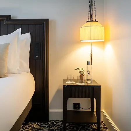 & Napoleon Отель Фонтенбло