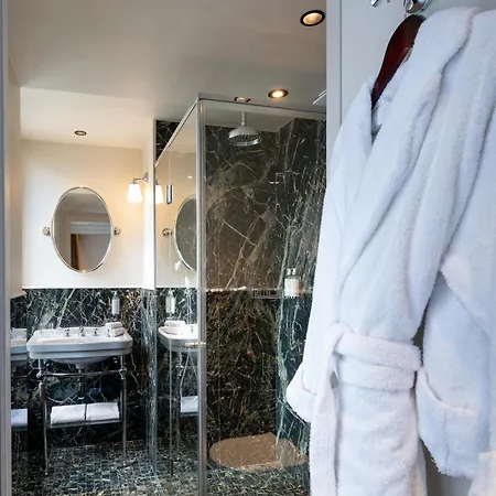 & Napoleon 4* Fontainebleau