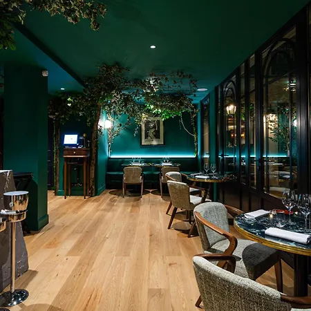 & Napoleon 4* Fontainebleau